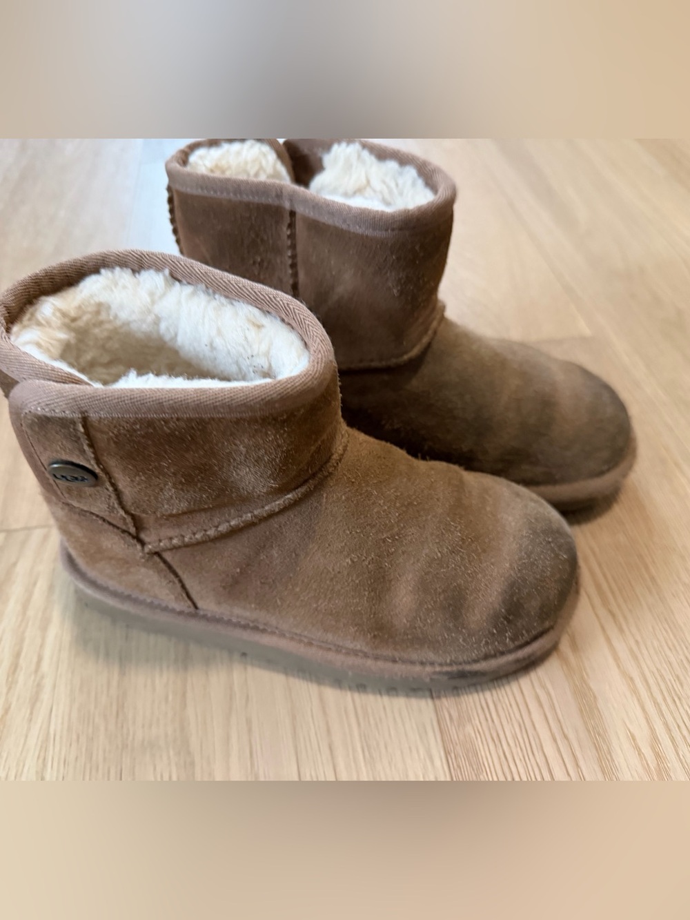 Girls size 13 Uggs